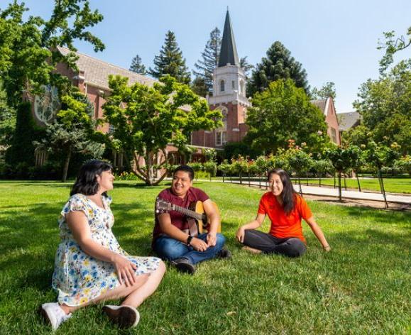 Students in front of Morris Chapel